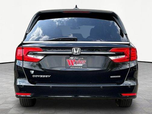 Crystal Black Pearl 2023 Honda Odyssey Touring