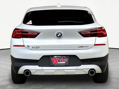 White Metallic 2021 BMW X2 xDrive28i