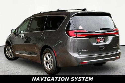 Granite Crystal Clearcoat Metallic 2023 Chrysler Pacifica Limited