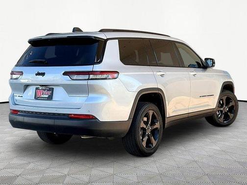 Silver Zynith 2023 Jeep Grand Cherokee L Laredo