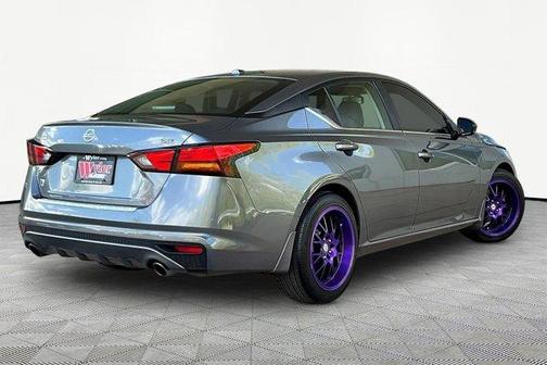 Gun Metallic 2019 Nissan Altima 2.5 SR