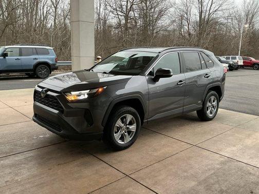 2022 Toyota RAV4 Hybrid XLE