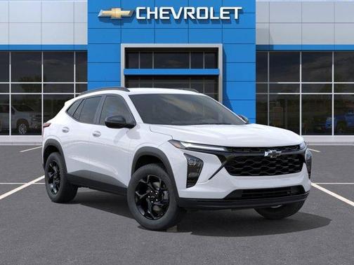 Summit White 2026 Chevrolet Trax LT