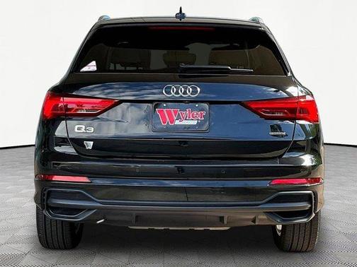 Mythos Black Metallic 2021 Audi Q3 45 S line Premium