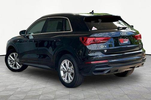 Mythos Black Metallic 2021 Audi Q3 45 S line Premium