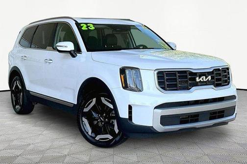 Glacial White Pearl 2023 Kia Telluride S
