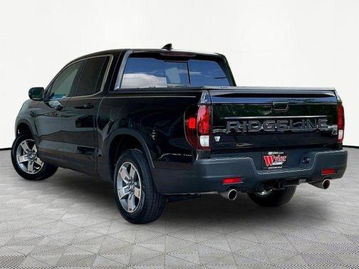 Crystal Black Pearl 2024 Honda Ridgeline RTL