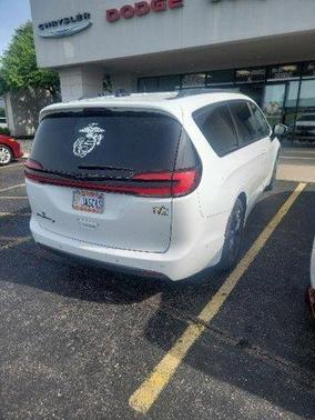 Bright White Clearcoat 2023 Chrysler Pacifica Touring-L