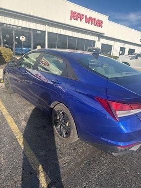 2022 Hyundai ELANTRA SEL