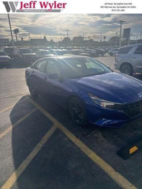 2022 Hyundai ELANTRA SEL