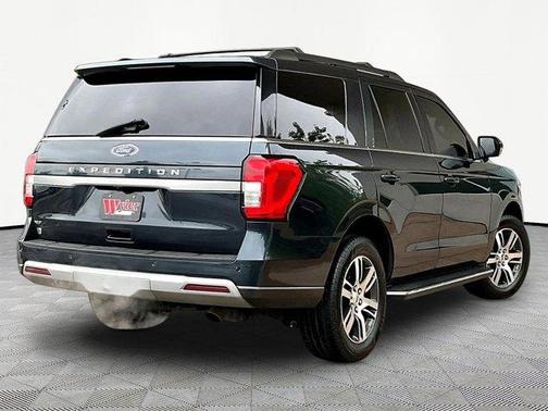 Blue Metallic 2022 Ford Expedition XLT