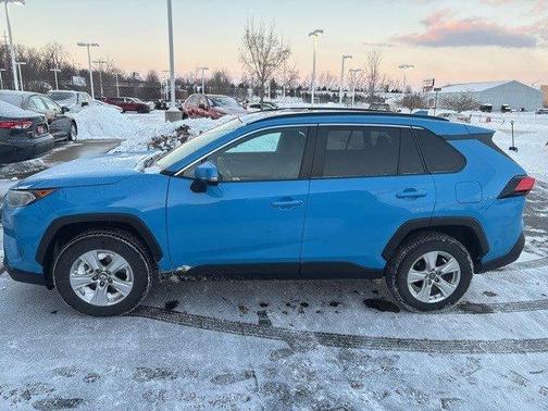 2020 Toyota RAV4 XLE