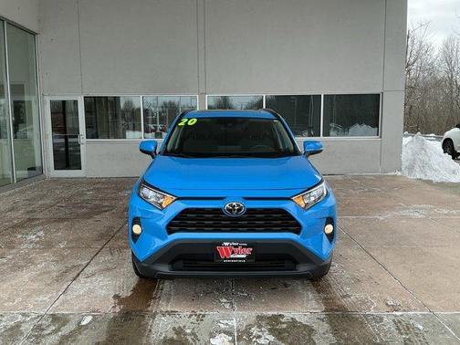 2020 Toyota RAV4 XLE