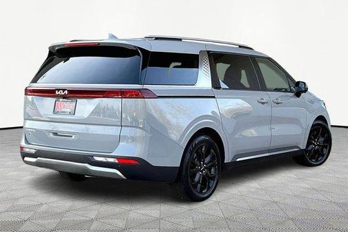 Ceramic Silver 2024 Kia Carnival SX