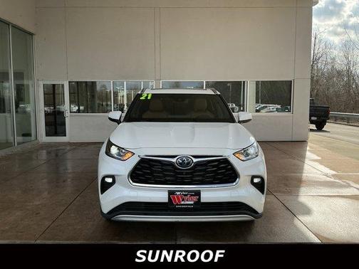 2021 Toyota Highlander Hybrid Platinum