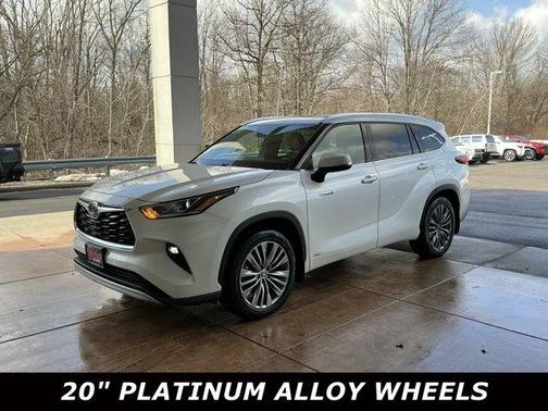 2021 Toyota Highlander Hybrid Platinum