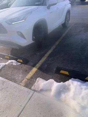 2021 Toyota Highlander Hybrid Platinum