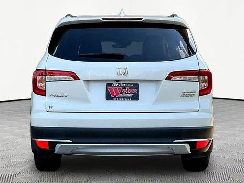 White Diamond Pearl 2019 Honda Pilot Touring 7-Passenger