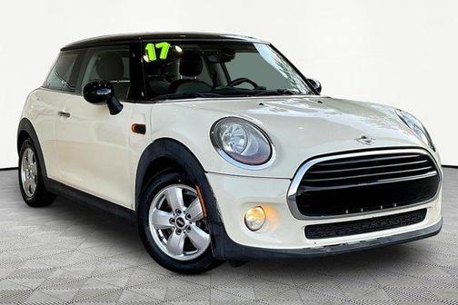 2017 MINI Hardtop Cooper
