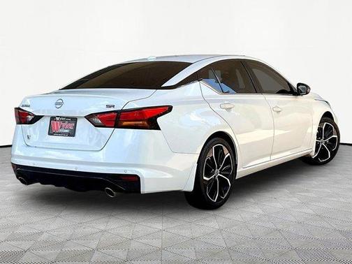 White 2024 Nissan Altima 2.5 SR