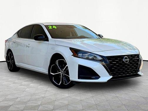 White 2024 Nissan Altima 2.5 SR