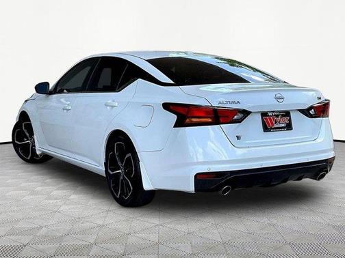 White 2024 Nissan Altima 2.5 SR