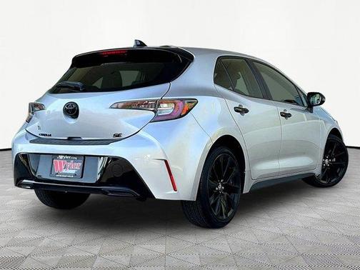 Classic Silver Metallic 2020 Toyota Corolla Hatchback SE