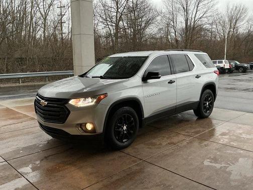 2021 Chevrolet Traverse LT Cloth