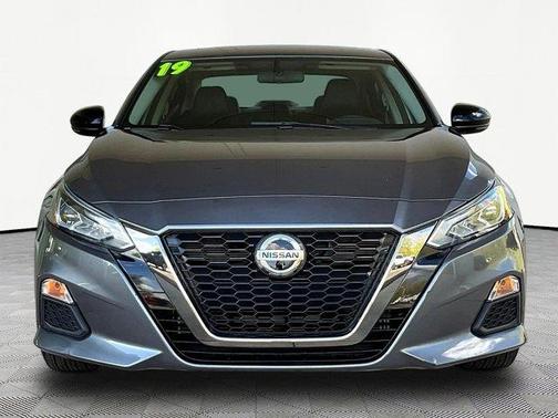 Gun Metallic 2019 Nissan Altima 2.5 SR