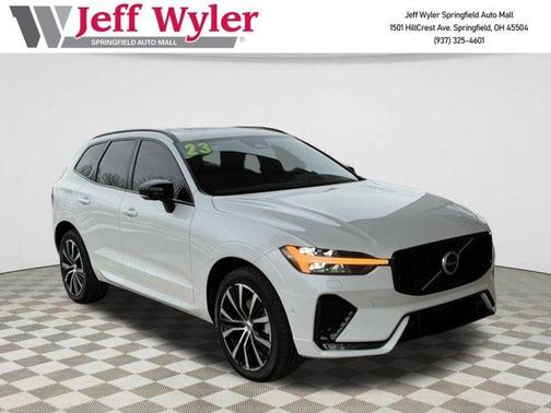 2023 Volvo XC60 B5 Plus Dark Theme