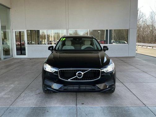 2019 Volvo XC60 T5 Momentum