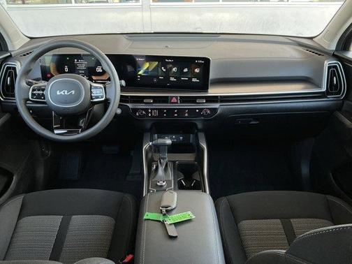 2025 Kia Sorento LX