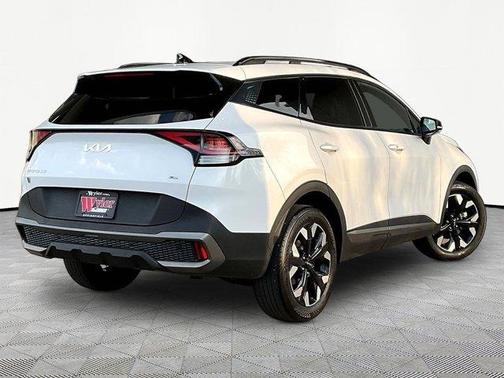 Glacial White Pearl 2023 Kia Sportage X-Line