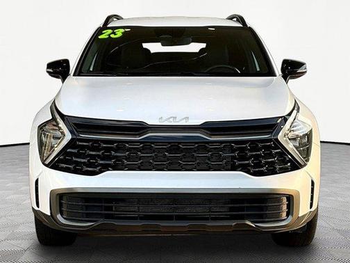 Glacial White Pearl 2023 Kia Sportage X-Line