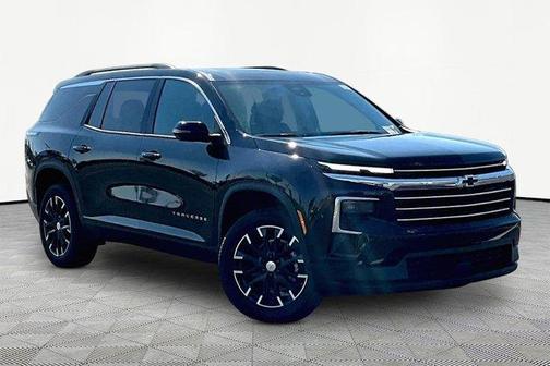 Mosaic Black Metallic 2026 Chevrolet Traverse LT