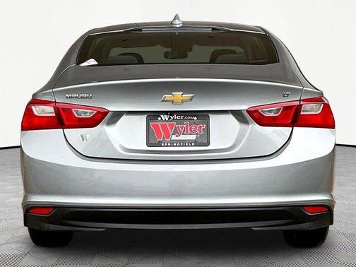 Sterling Gray Metallic 2023 Chevrolet Malibu LT