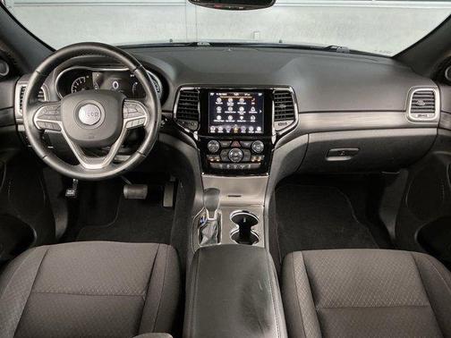 2020 Jeep Grand Cherokee Laredo E