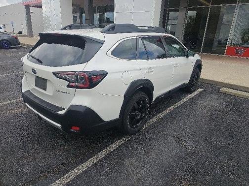 Crystal White Pearl 2024 Subaru Outback Limited