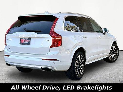 Ice White 2021 Volvo XC90 T6 Momentum 6 Passenger