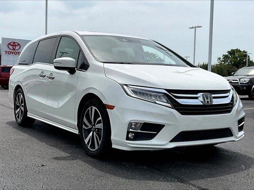 White Diamond Pearl 2019 Honda Odyssey Elite