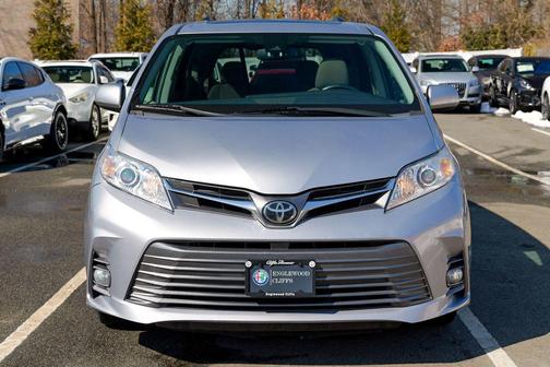 2018 Toyota Sienna XLE