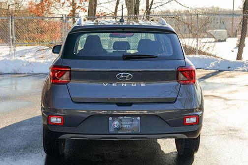 2024 Hyundai VENUE SEL