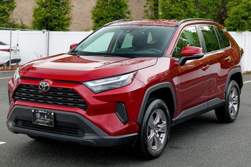 Pearl 2023 Toyota RAV4 XLE