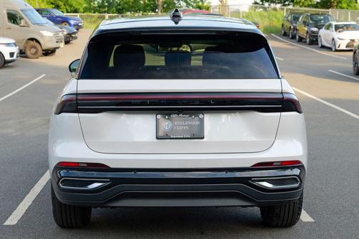 White Platinum Metallic Tri-Coat 2024 Lincoln Nautilus Premiere