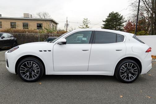 2025 Maserati Grecale Base