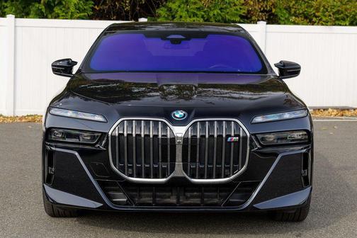 2024 BMW i7 M70