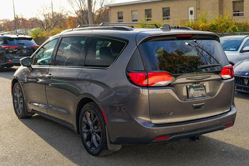2018 Chrysler Pacifica Touring-L Plus