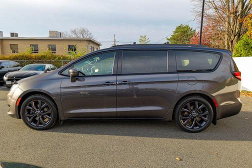 2018 Chrysler Pacifica Touring-L Plus