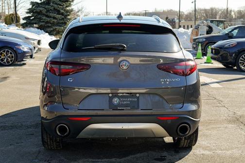2018 Alfa Romeo Stelvio Base