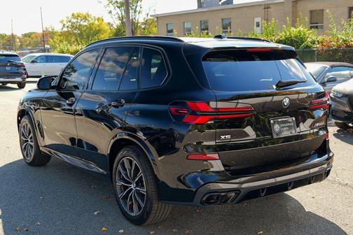 2024 BMW X5 M60i
